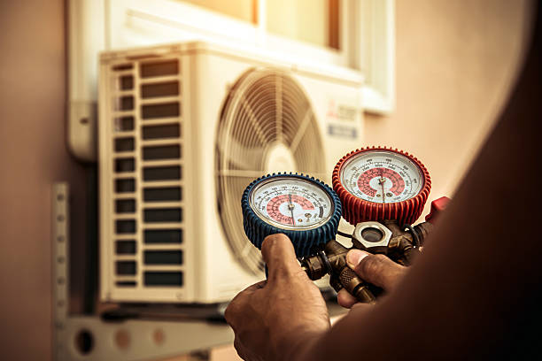 Professional Hvac technician working in Bluffton, OH